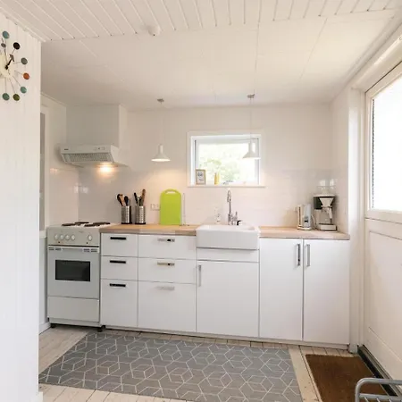 Three-bedroom Holiday In Casa de Férias Rønne