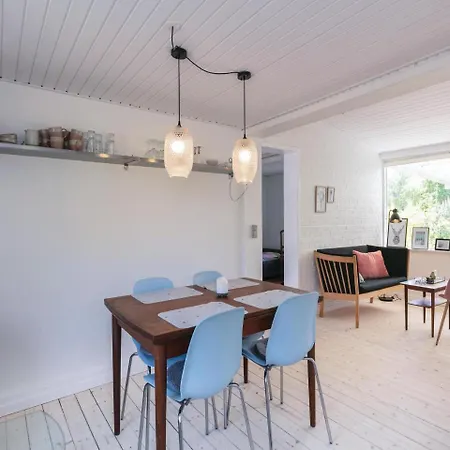 Three-bedroom Holiday In * Rønne